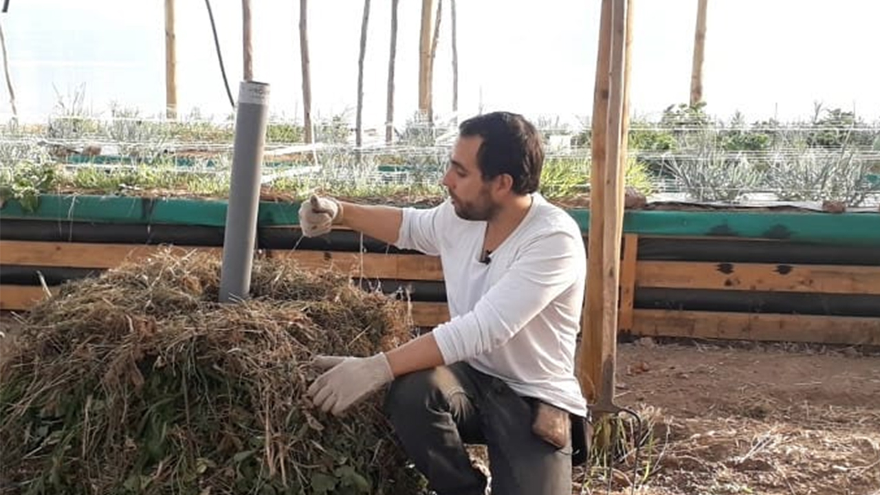 03 elaboracion de compsotaje compost con materiales de ferias libres en agricultura urbana